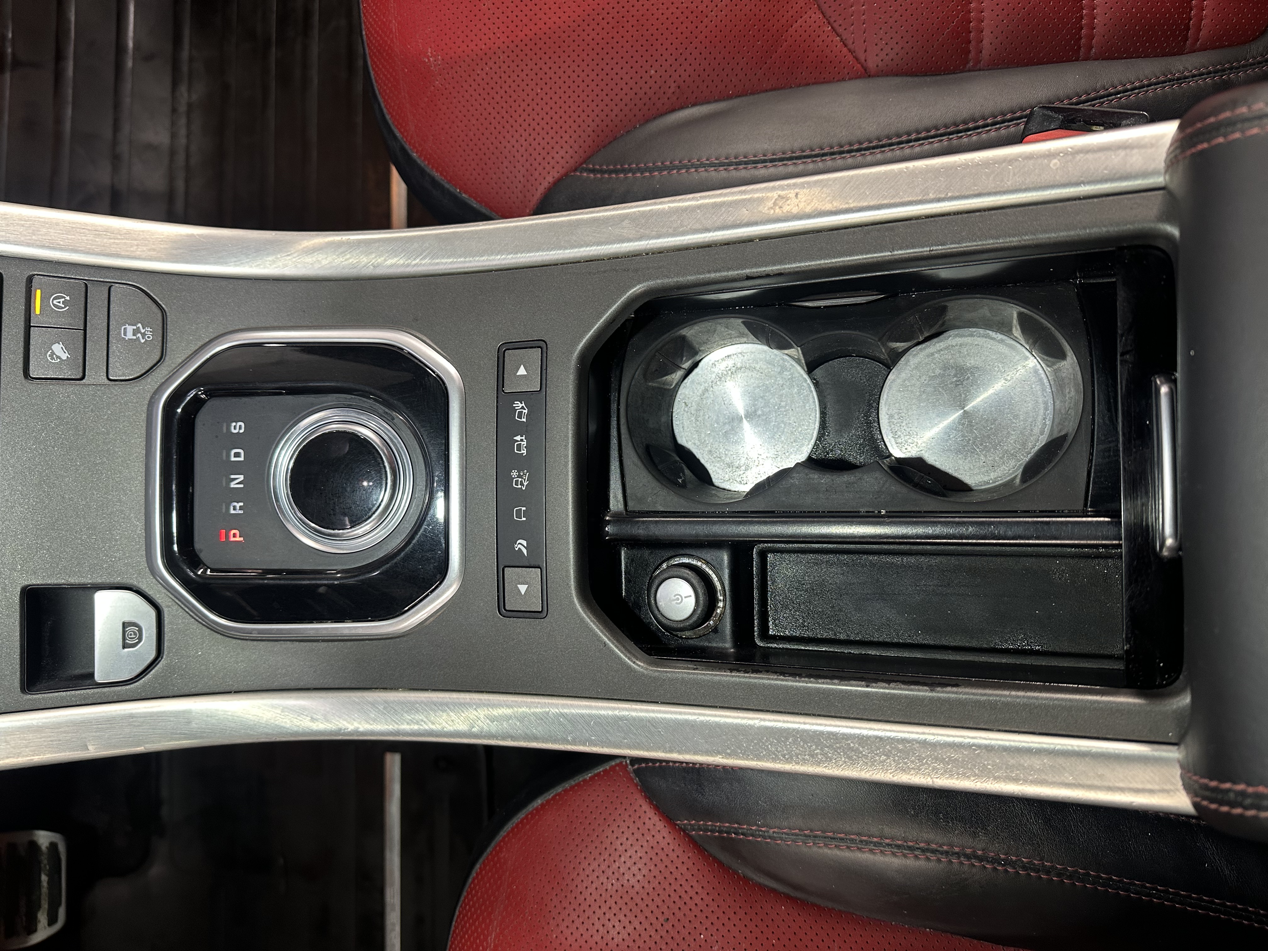 Range Rover console after deep cleaning — spotless